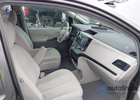 2011 Toyota Sienna Le V6/Le V6 Auto Access Seat from USA, damaged, VIN 5TDKK3DC9BS091956